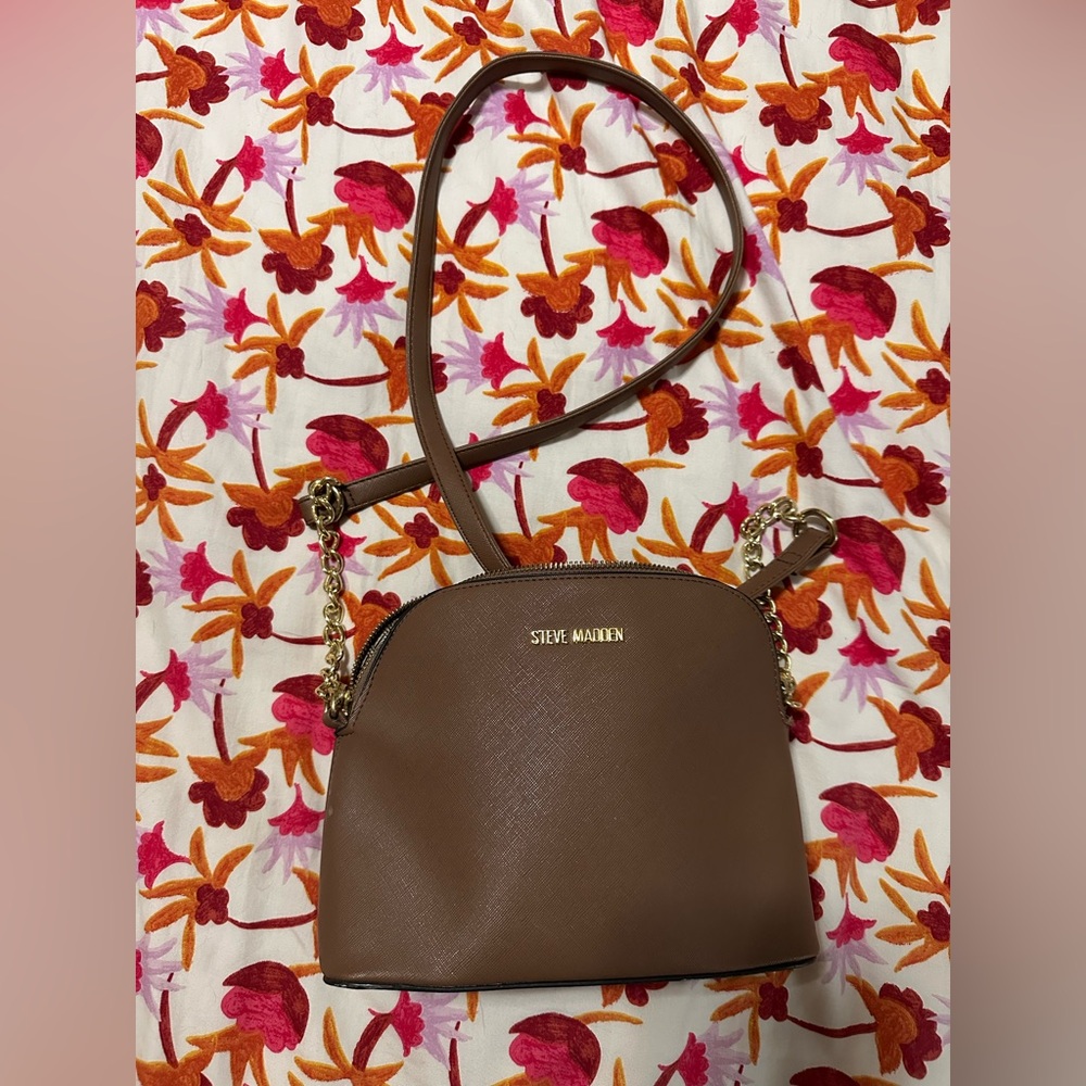 Steve Madden Taupe Crossbody with Gold Chain Accents